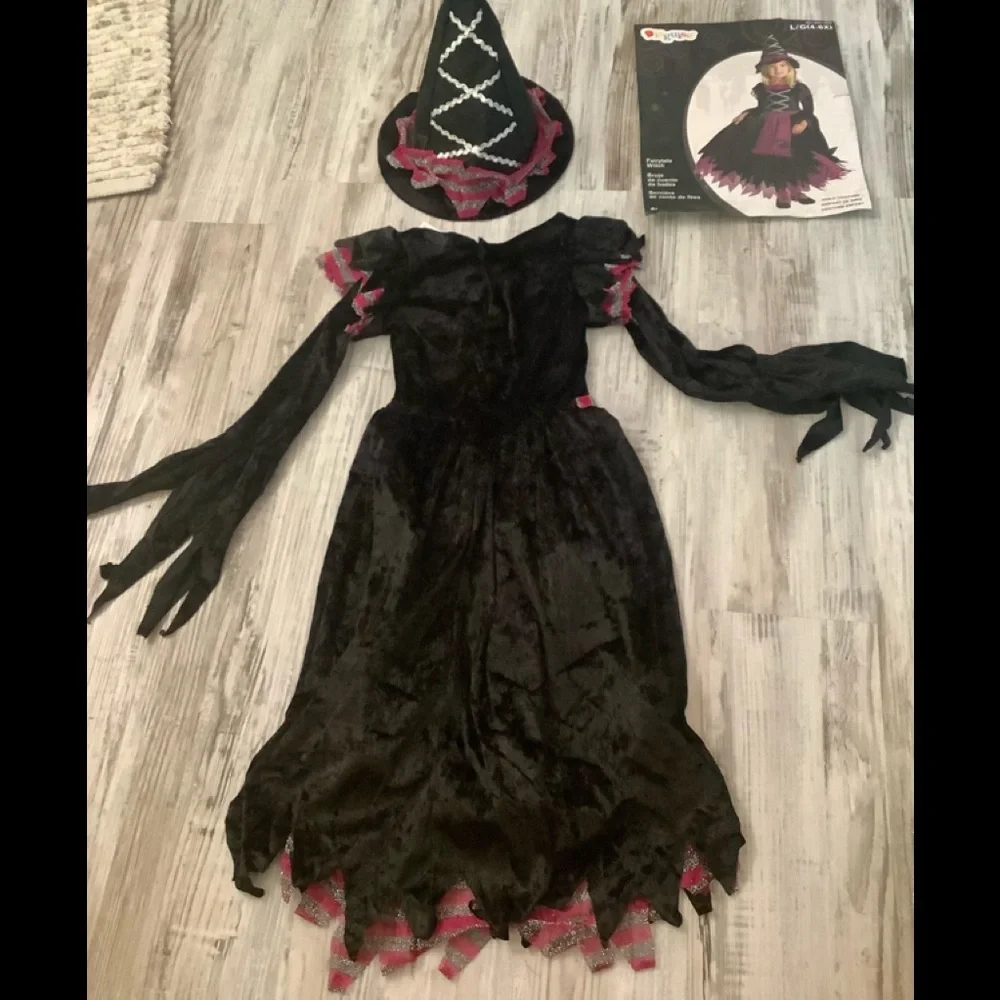 Costume Disguise Fairytale witch 🧙‍♀️ black purple silver worn one time Lg-4/6